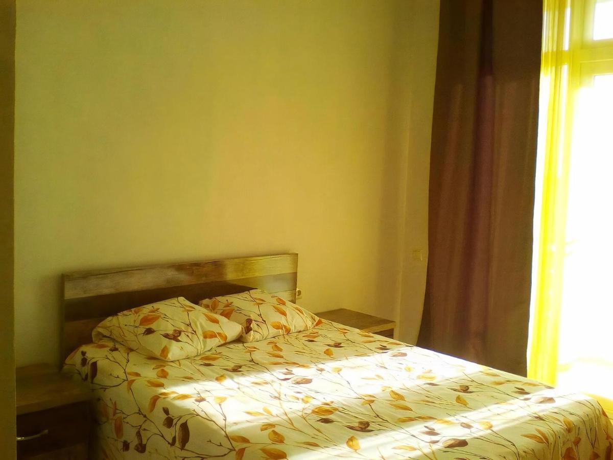 Guest House Marineza Gonio Bagian luar foto
