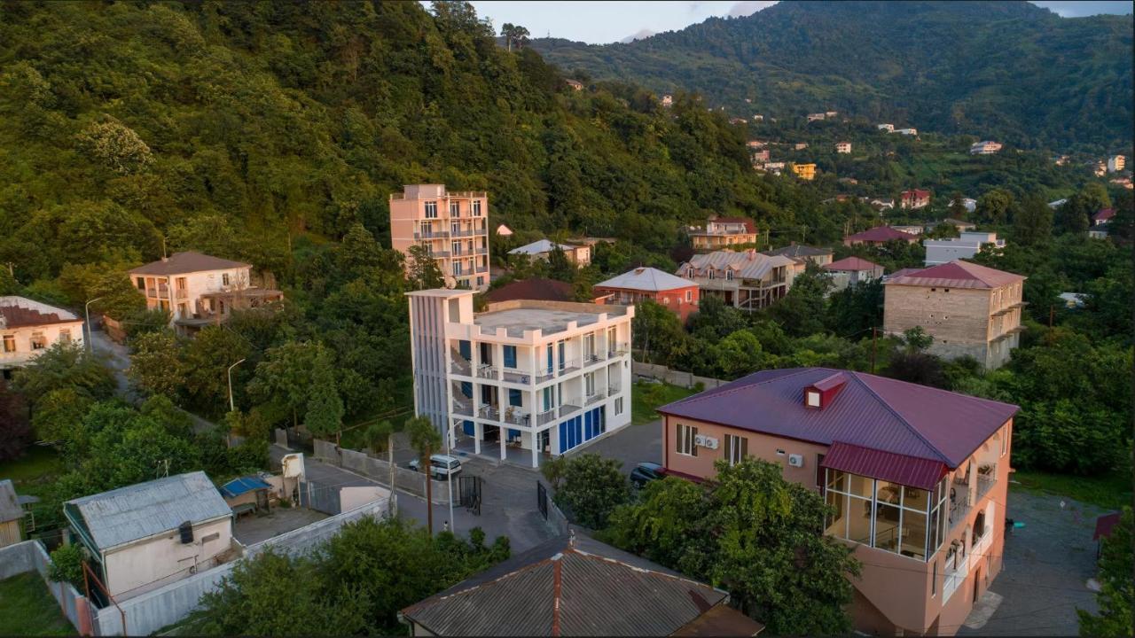 Guest House Marineza Gonio Bagian luar foto