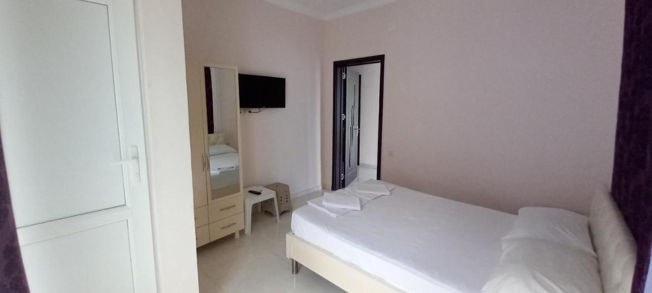 Guest House Marineza Gonio Bagian luar foto