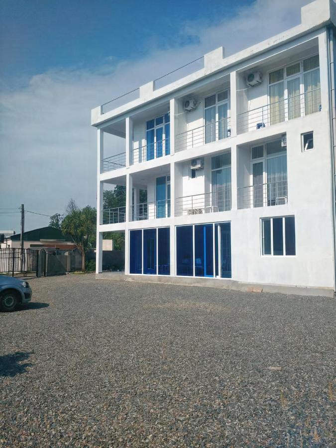 Guest House Marineza Gonio Bagian luar foto