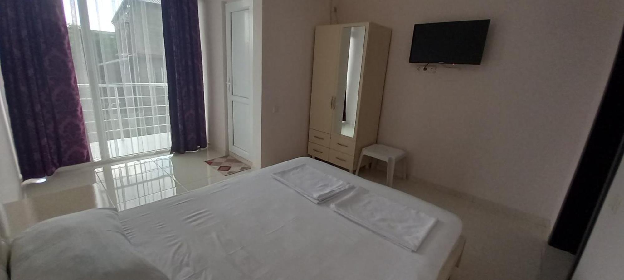 Guest House Marineza Gonio Bagian luar foto