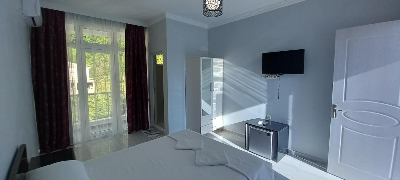Guest House Marineza Gonio Bagian luar foto